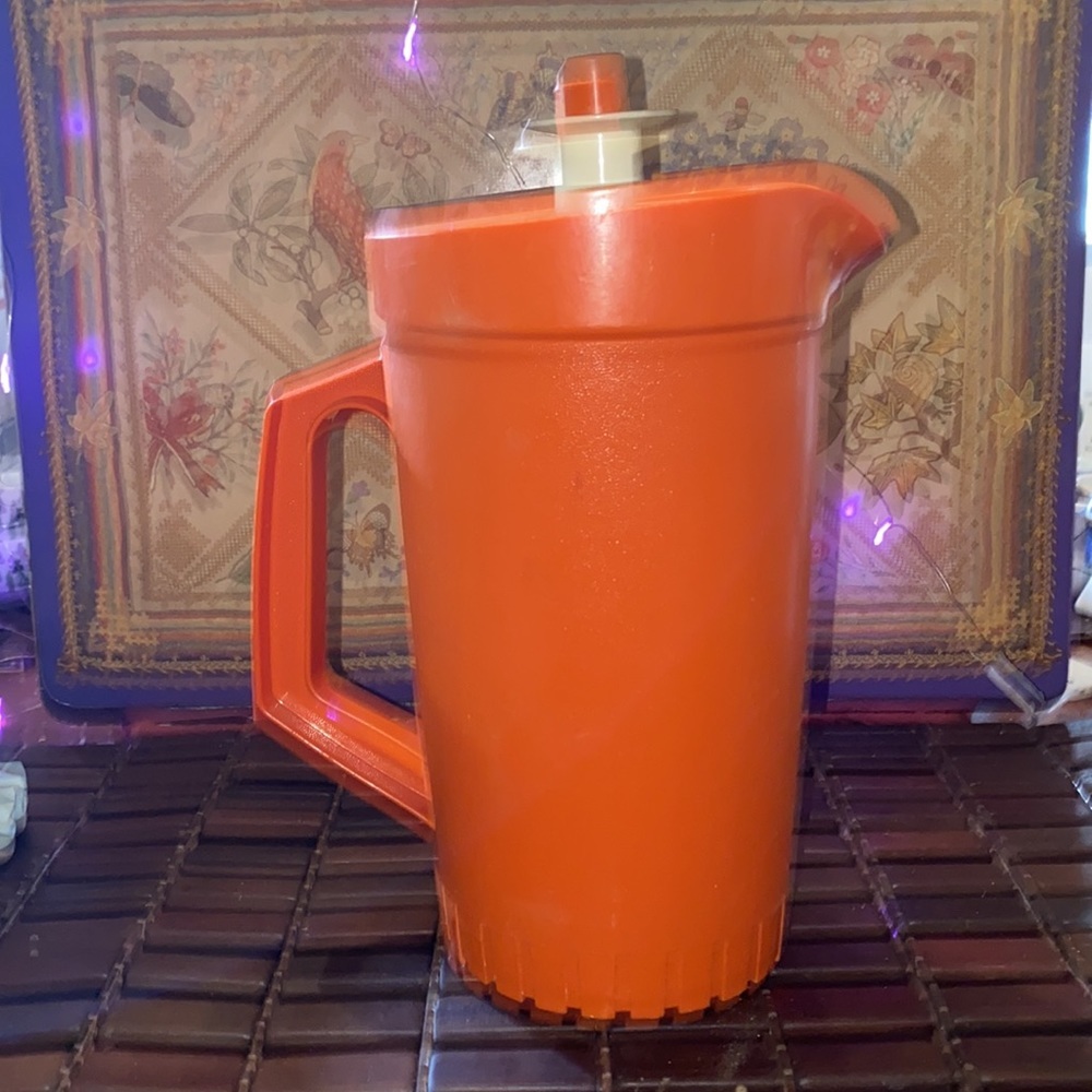 Vintage Tupperware pitcher - Picture 2 of 5